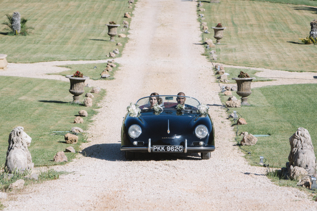 mariage luxe, arrivée mariés Porsche